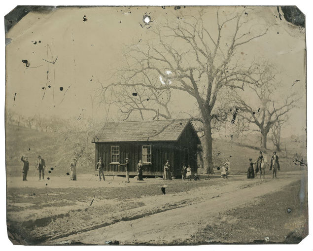 Billy the Kid e seus comparsas jogam croquet no velho oeste no fim do sculo 19; imagem supostamente  a segunda j encontrada o bandido mais temido do Velho Oeste