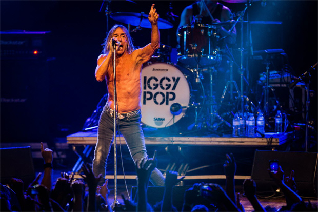 Iggy Pop se apresenta na primeira noite do festival Popload, em So Paulo
