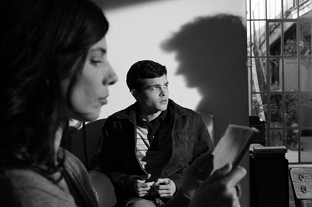 ORG XMIT: 453901_1.tif In this image released by American Zoetrope, Maribel Verdu, left, and Alden Ehrenreich are shown in a scene from, "Tetro." (AP Photo/American Zoetrope) ** NO SALES ** 