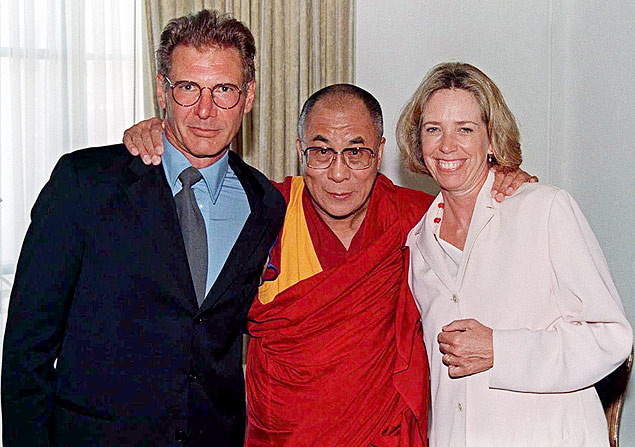 Harrison Ford, Dalai Lama e Melissa Mathison em 1996