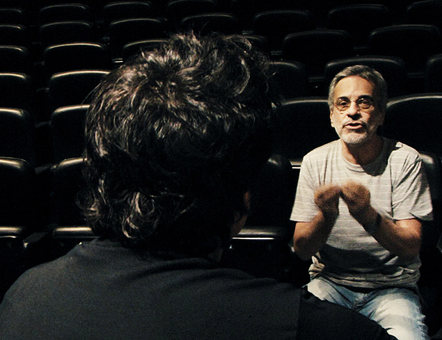 Aderbal Freire Filho com Wagner Moura (de costas) durante a montagem de "Hamlet"