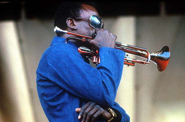 Miles Davis (1926-1991) compositeur et trompettiste de jazz americain, ici au Festival de Jazz de Newport le 4 juillet 1969 --- Miles Davis (1926-1991) american composer and jazz trumpet player, here at Newport Jazz Festival July 4 1969 ****FOTO COM CUSTO**** ***DIREITOS RESERVADOS. NO PUBLICAR SEM AUTORIZAO DO DETENTOR DOS DIREITOS AUTORAIS E DE IMAGEM***