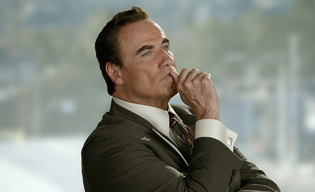 John Travolta como o advogado Robert Shapiro em 