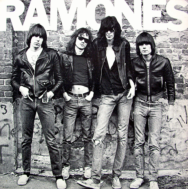 Reproduo do primeiro disco do grupo Ramones, "Ramones" (1976). (Foto: Reproduo) ***DIREITOS RESERVADOS. NO PUBLICAR SEM AUTORIZAO DO DETENTOR DOS DIREITOS AUTORAIS E DE IMAGEM***