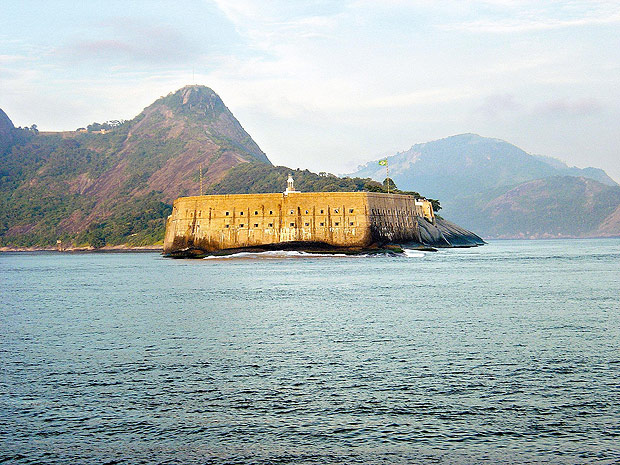 ORG XMIT: 183701_0.tif A fortaleza de Santa Cruz, em Niteri (RJ), na entrada da baa de Guanabara. (Niteri, RJ. Foto de Ricardo Bonalume Neto/Folhapress) 