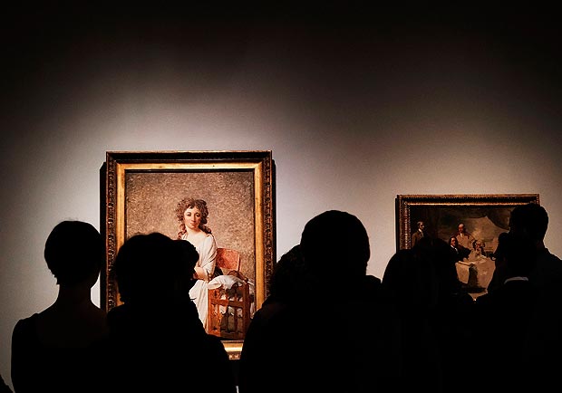 Visitantes observam obra no The Met Breuer, expanso do Metropolitan Museum of Art, em Nova York