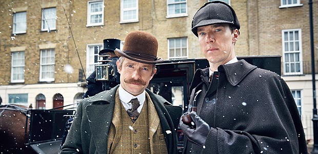 Martin Freeman e Benedict Cumberbatch em cena de 'Sherlock