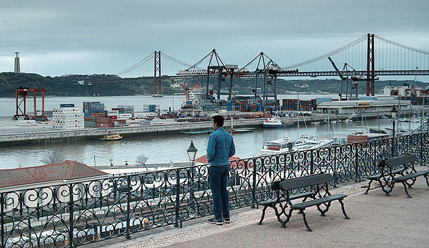 Paulo Azevedo em cena do filme "Estive em Lisboa e Lembrei de Voc"