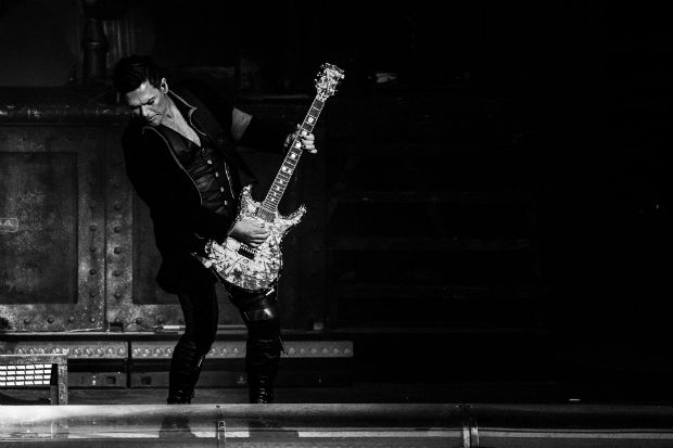 O guitarrista Richard Kruspe durante show em agosto