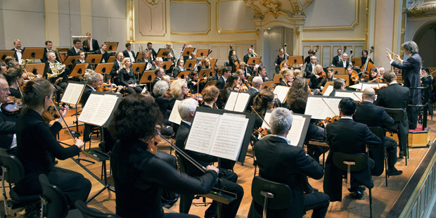 Com regncia de Kent Nagano, Filarmnica de Hamburgo se apresenta em 2015