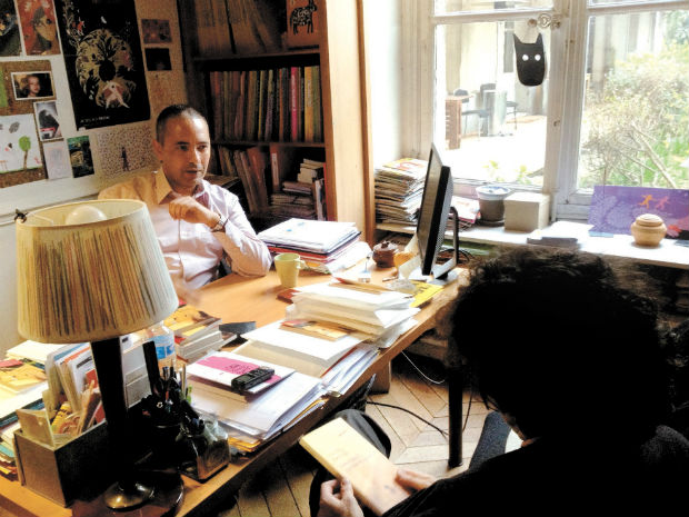 Kamel Daoud na editora Actes Sud, em Paris
