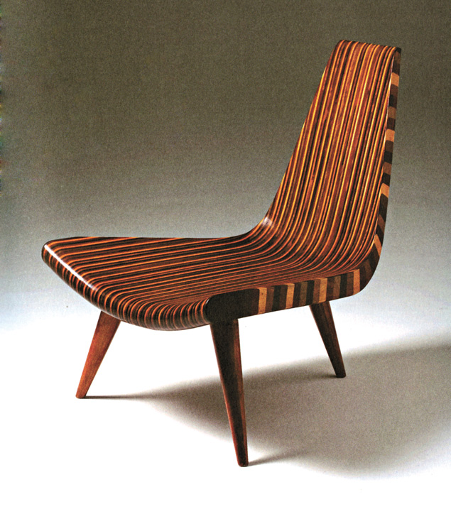 Cadeira de Trs Ps, criada em 1947 pelo designer Joaquim Tenreiro