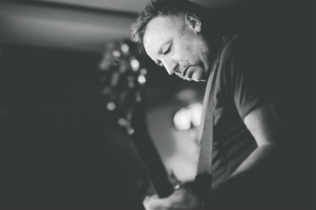 O baixista ingls Peter Hook, ex-integrante das bandas 'New Order' e 'Joy Division