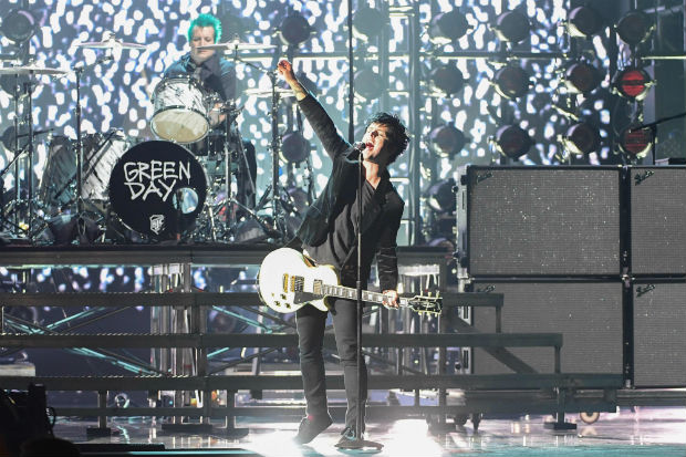 US band Green Day performs at the MTV Europe Music Awards (EMA) on November 6, 2016 at the Ahoy Rotterdam in Rotterdam. / AFP PHOTO / Emmanuel DUNAND