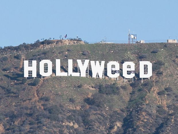 simbolo de hollywood e alterado na california para celebrar legalizacao da maconha credito reproducao