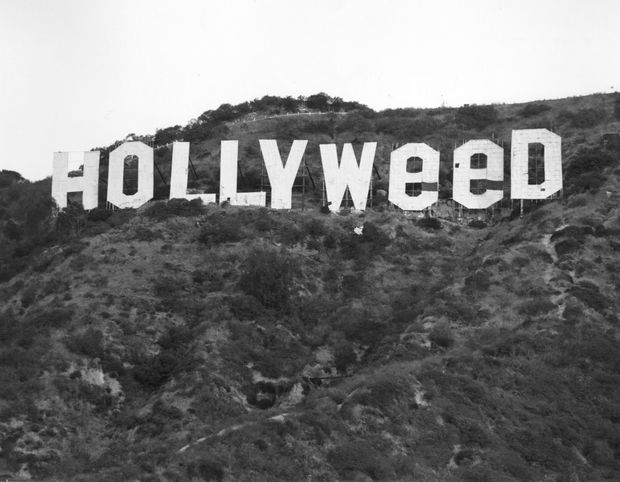 Placa de Hollywood mudada para "Hollyweed", em 1976, na Califrnia