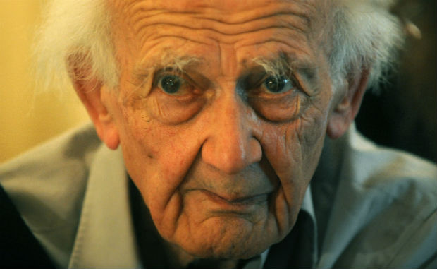 (FILES) This file photo taken on October 22, 2012 shows Zygmunt Bauman, Polish-born British sociologist and philosopher during the 16th Forum 2000 Conference in Zofin Palace in Prague. Zygmunt Bauman died at his house in Leeds aged 91, Polish media report on on January 9, 2017. / AFP PHOTO / MICHAL CIZEK ORG XMIT: 968