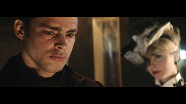 Cau Reymond interpreta os gmeos Omar e Yaqub que protagonizam o grande drama familiar condutor da nova minissrie