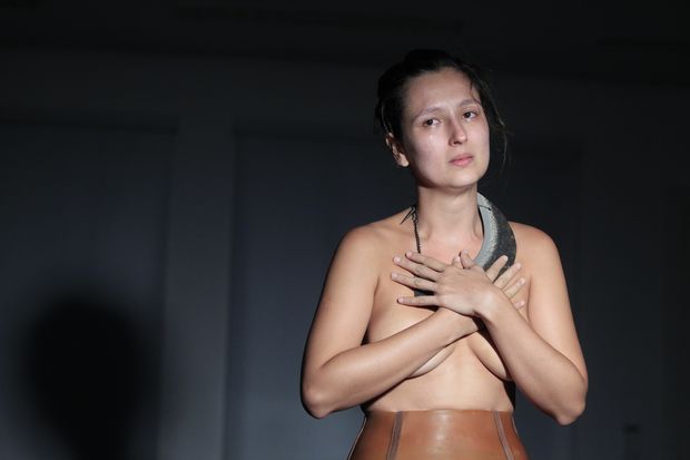 Sao Paulo, SP, Brasil. Data 11-01-2017. Espetáculo Se Eu Fosse Iracema. Atriz Adassa Martins. Sesc Ipiranga. Sala 2. Foto Lenise Pinheiro/Folhapress