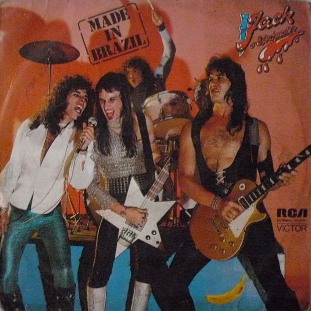 Oswaldo Vecchione (centro) e Celso Vecchione ( dir.) em capa do lbum da banda de 1976