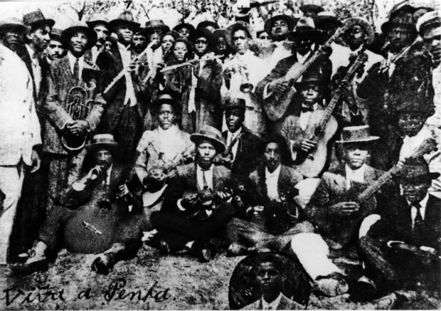 Festa da Penha, encontro de bambas, em 1915, imagem do primeiro volume de 'Uma Histria do Samba', de Lira Neto 