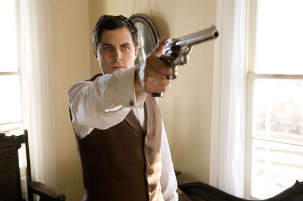 Casey Affleck como Robert Ford em cena de 'O Assassinato de Jesse James