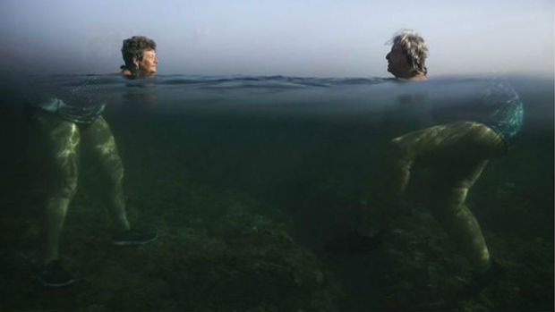 No ano passado, o brasileiro Alexandre Meneghini foi o vencedor na categoria Pessoas com essa imagem de nadadoras em Cuba 