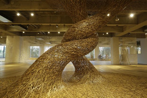 Escultura de bambu que estar na mostra de abertura do novo centro cultural da cidade