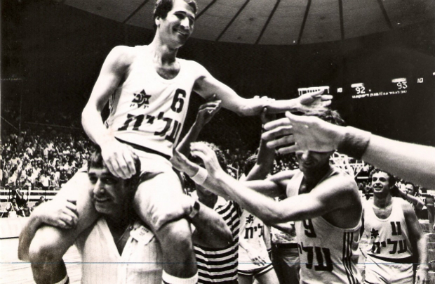 Time de basquete Macabi Tel Aviv, campeo europeu em 1977 e tema do documentrio 'No Mapa' 