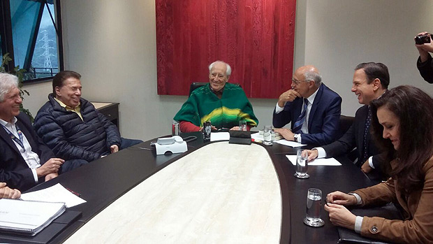 Silvio Santos, Z Celso, Eduardo Suplicy e Joo Doria em reunio sobre terreno vizinho ao Teatro Oficina