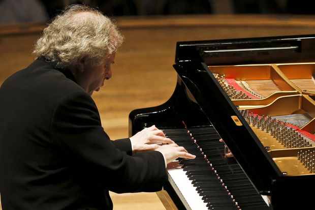 O pianista hngaro Andras Schiff durante recital na Sala So Paulo en 2012