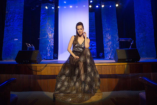 A atriz e cantora Sophia Abraho em show no Teatro Itlia, em So Paulo