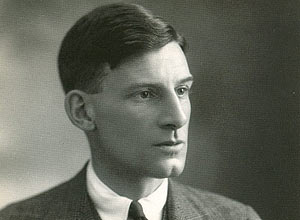 O poeta e capito do Exrcito britnico durante a 1 Guerra Siegfried Sassoon em foto no datada