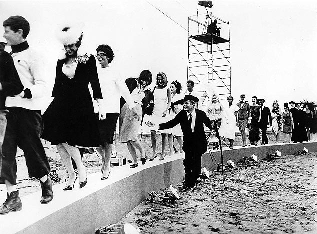 Cena do filme "Oito e Meio" (1963), do cineasta Federico Fellini