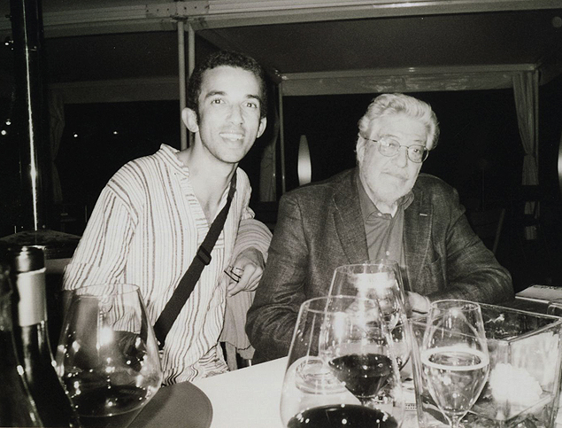 O jornalista Euclides Santos Mendes ( esq.) ao lado do cineasta italiano Ettore Scola, em Roma, em 2006 