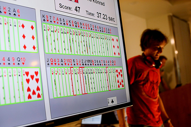 Uma tela mostra as pontuaes dos competidores no Torneio de Memria Extrema