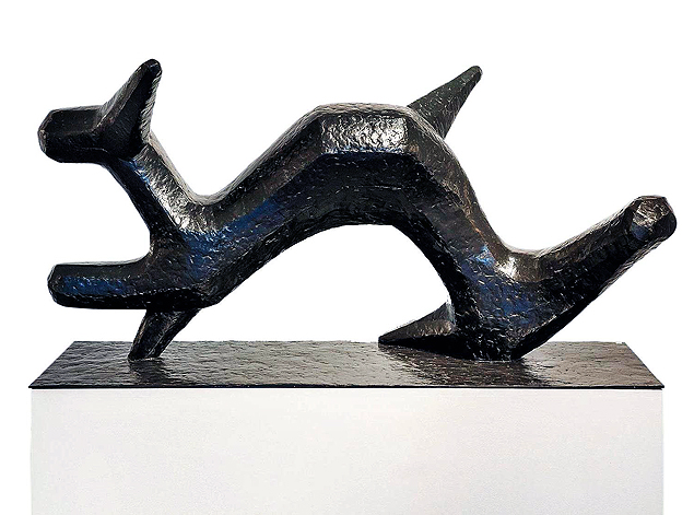 "Dragon" (1963), escultura em bronze de Liuba Wolf 