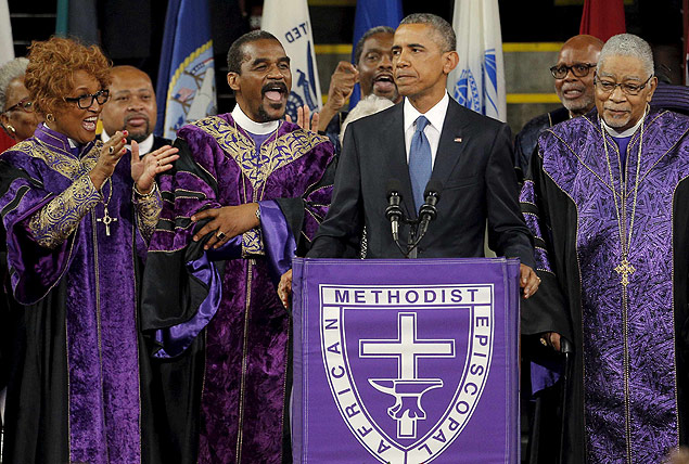 Barack Obama canta "Amazing Grace" durante tributo  reverenda Clementa Pinckney em Charleston, na Carolina do Sul