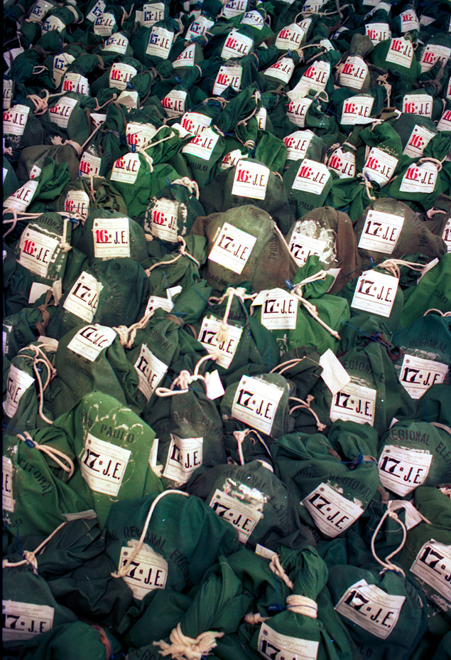 Urnas usadas para o plebiscito de 21 de abril de 1993