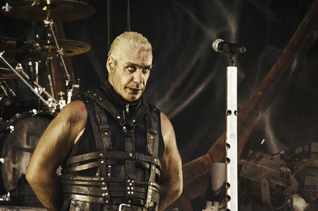 Till Lindemann, vocalista do Rammstein, em show em Nancy em 2013