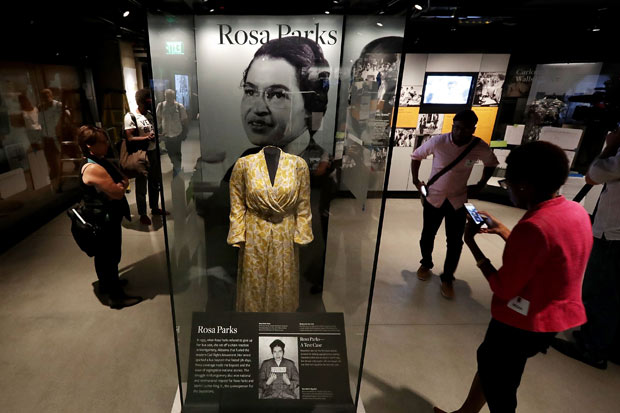 O vestido de Rosa Parks no Museu de Histria Afroamericana em Washington