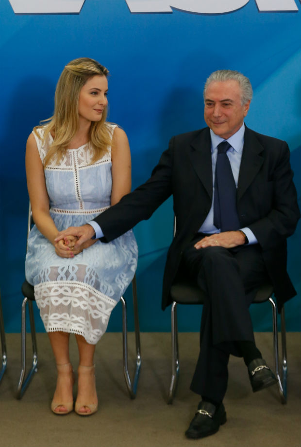 O presidente Michel Temer, acompanhado da primeira-dama Marcela Temer durante cerimônia de lançamento do programa Criança Feliz, no Palácio do Planalto