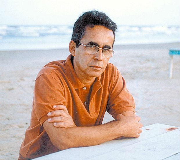 O escritor Antonio Carlos Viana