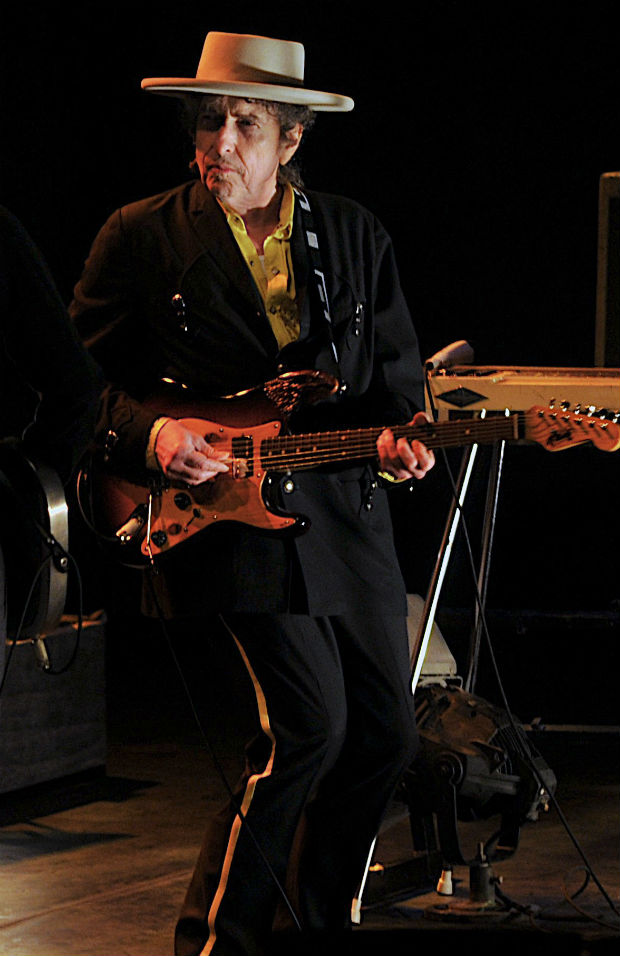 Bob Dylan em apresentao em Pequim em 6 de abril de 2011