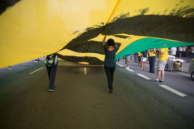 Protesto na Paulista dos grupos MBL e Vem Pra Rua, em defesa da Lava Jato em março passado