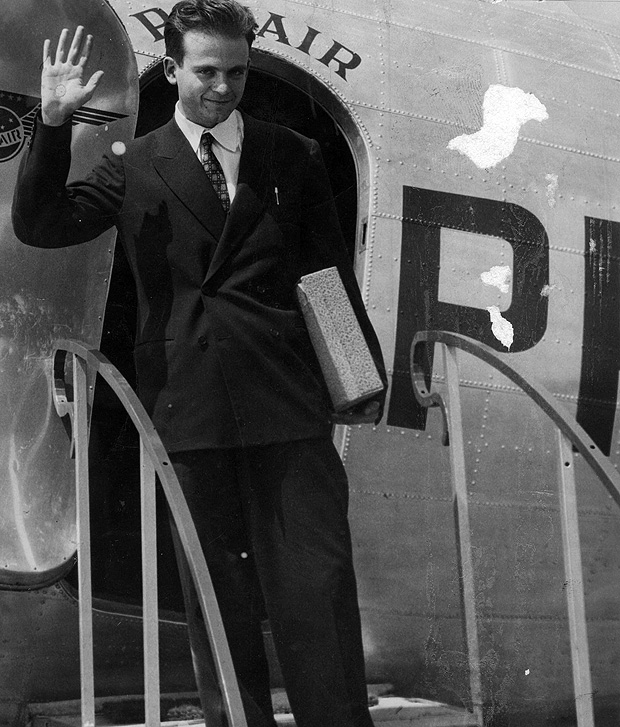 O físico César Lattes em 1948, ao regressar de temporada em Berkeley 