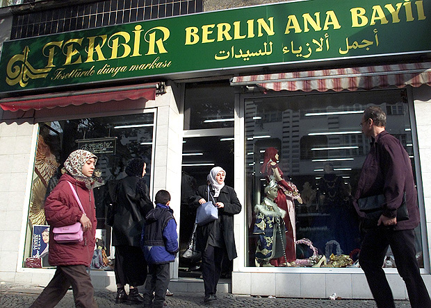 Loja de roupas turcas em Kreuzberg, bairro de Berlim conhecido como 