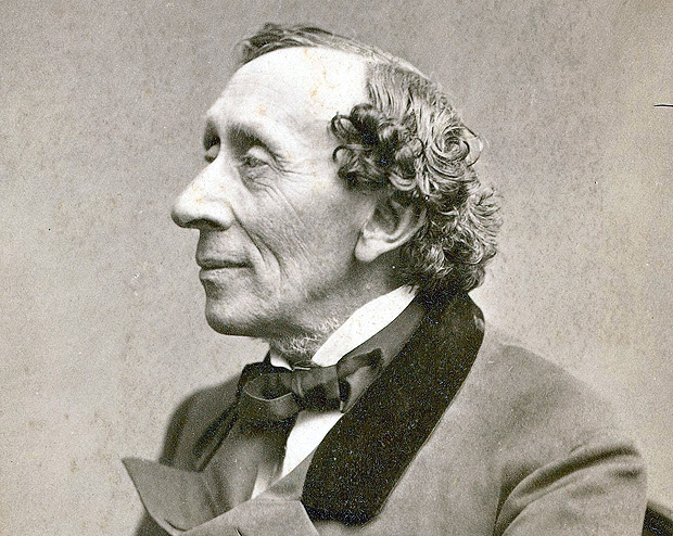 O escritor dinamarquês Hans Christian Andersen em retrato de outubro de 1896
