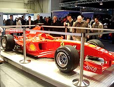 Carro da Ferrari é exibido na Cebit, no estande da empresa de processadores AMD