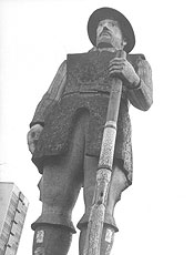 Estátua do bandeirante Borba Gato foi inaugurada na década de 60